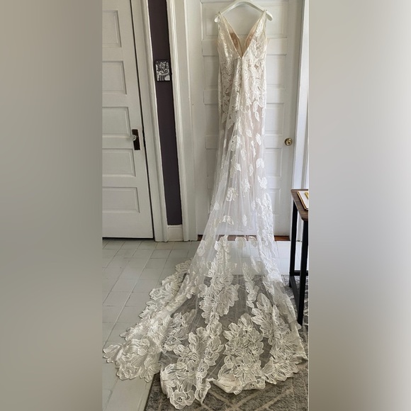 Calla Blanche Maura Wedding Dress (fall 2022) - Picture 3 of 7